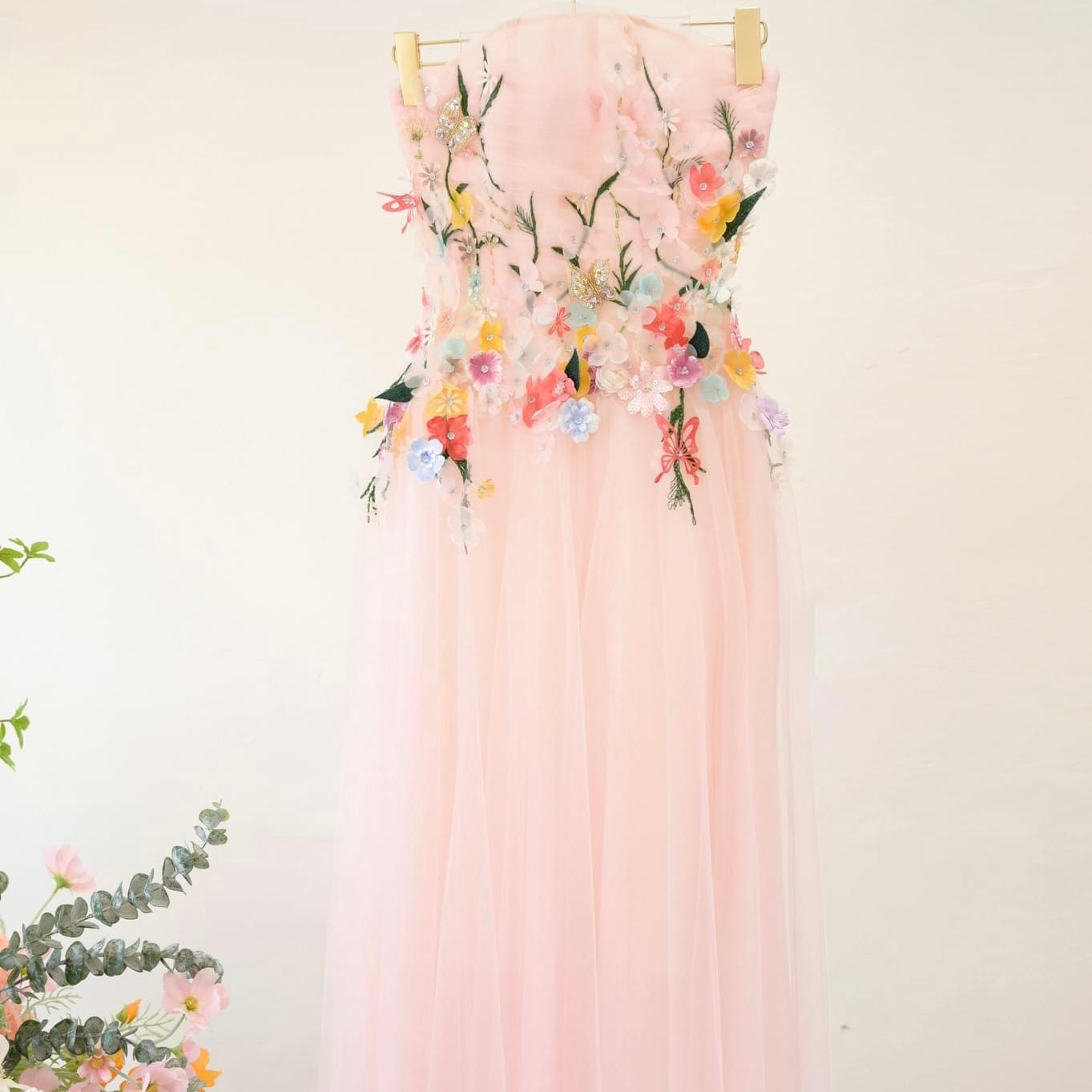 Beautiful long prom evening dress pink color embroidered with patterns and beads